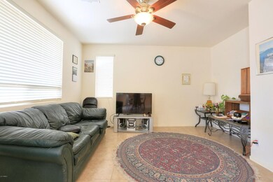 828 W Sunland Ave