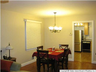 352 Chesterton Ave, Staten Island, NY 10306 - photo 3