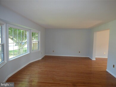 867 Lafayette Dr, Mount Laurel, NJ 08054 - photo 4