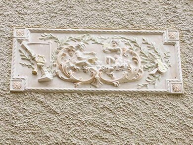 BEAUTIFUL EUROPEAN FRIEZE ADDS ARCHITECTURAL DETAI