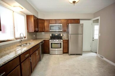 1501 Glen Rock Ave, Waukegan, IL 60085 - photo 5