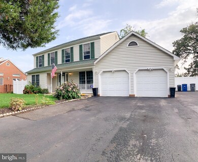 7807 Hooes Rd, Springfield, VA 22152 - photo 4