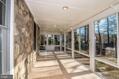 9904 Blake Ln, Oakton, VA 22124 - photo 7