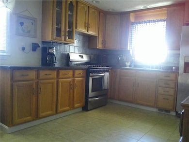 16 Kent St, Cumberland, RI 02864 - photo 5