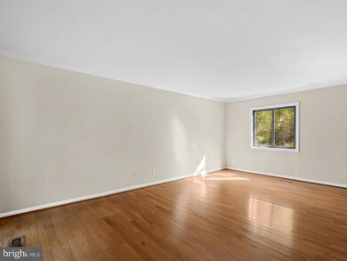 1502 Scandia Cir, Reston, VA 20190 - photo 4