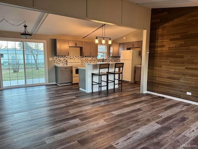 1755 S Rose St, Ishpeming, MI 49849 - photo 2