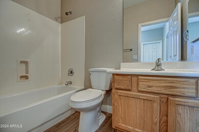 Bathroom 2-pic 2