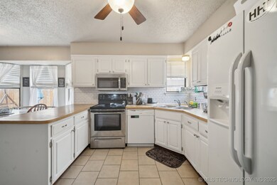 611 E 134th St, Glenpool, OK 74033 - photo 6