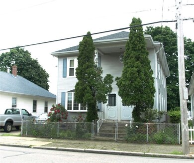 117 Robinson Ave, Pawtucket, RI 02861 - photo 2