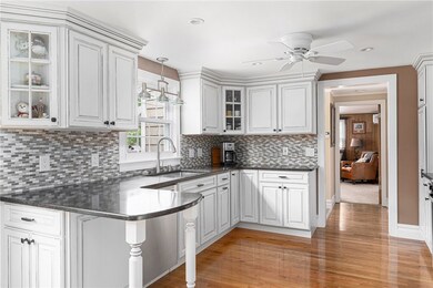 111 Lancaster Ave, Warwick, RI 02886 - photo 7