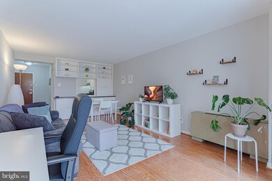 Potomac Plaza Terraces unit 309, Washington, DC 20037 - photo 5