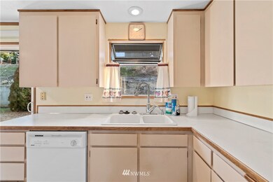 909 N Baker Ave, East Wenatchee, WA 98802 - photo 5