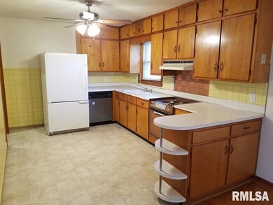 1806 W 36th St, Davenport, IA 52806 - photo 7