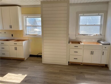 24 Pond Ave unit 2, Newport, RI 02840 - photo 3