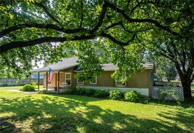 2010 A & B W Central St, Siloam Springs, AR 72761 - photo 3