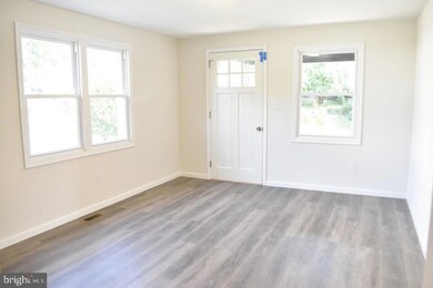 22 Hazel Ave, Halethorpe, MD 21227 - photo 2