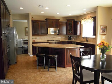 4890 Royal Coachman Dr, Elkridge, MD 21075 - photo 4