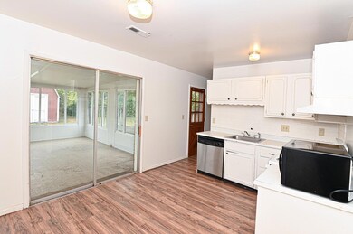 1370 Randomhill Rd, Cincinnati, OH 45231 - photo 7