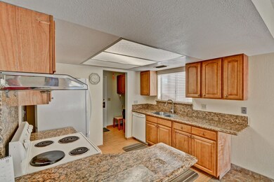 Kitchen Re-done w/Maple Cabs and Granite
