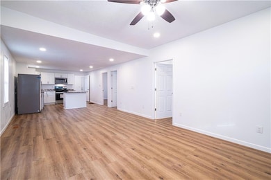 2013 Jones St, Saint Joseph, MO 64501 - photo 3