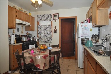 199 Sisson St, Pawtucket, RI 02860 - photo 4