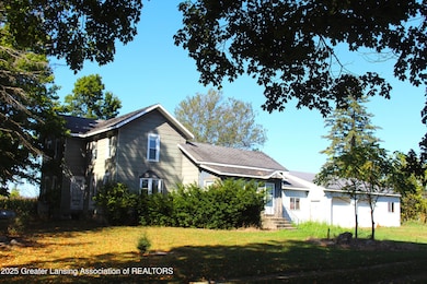 10307 Holmes Hwy, Eaton Rapids, MI 48827 - photo 4