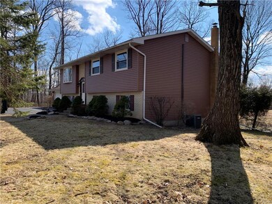 221 W West St, Wind Gap, PA 18091 - photo 3