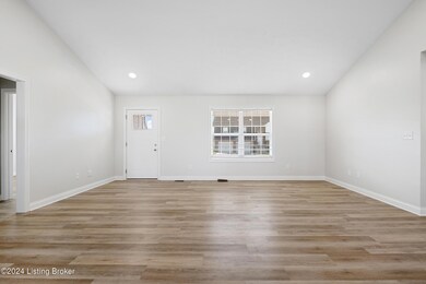 323 Valhalla Trace, Vine Grove, KY 40175 - photo 4