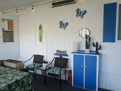 Screen room other view from shed
