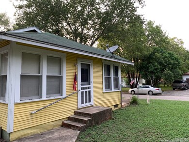 923 N Heideke St unit B, Seguin, TX 78155 - photo 3