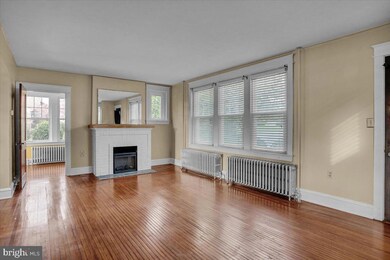 216 W Bellevue Ave, Reading, PA 19605 - photo 5