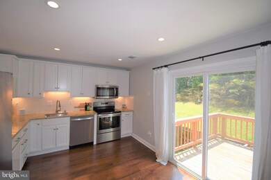 16268 Taconic Cir, Dumfries, VA 22025 - photo 6