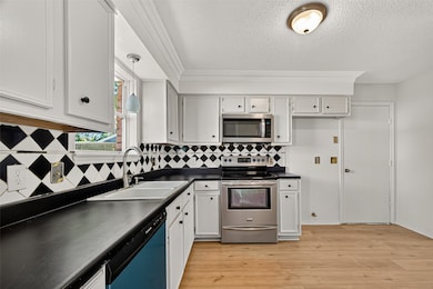 4911 Meadowood Cir, Baytown, TX 77521 - photo 5