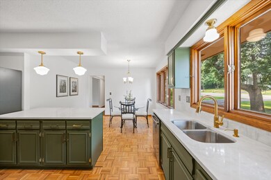 109 Pony Ln W, Saint Paul, MN 55124 - photo 2