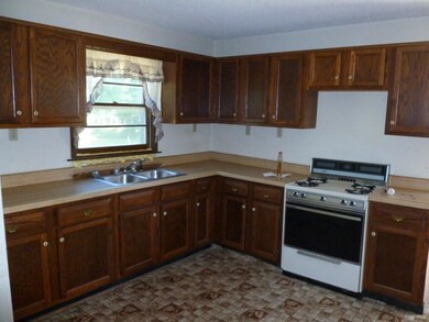 413 E Fort St, Manchester, TN 37355 - photo 6