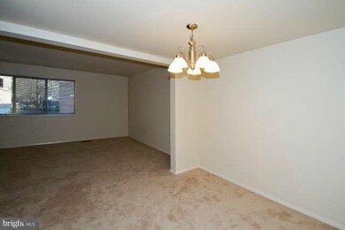 7494 Hickory Log Cir, Columbia, MD 21045 - photo 5