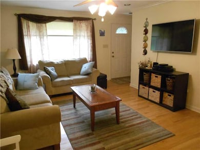 Land/Lot. COZY LIVING ROOM FEATURES LARGE PICTURE 