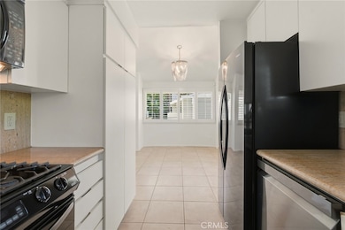 22117 Burbank Blvd unit 7, Woodland Hills, CA 91367 - photo 6