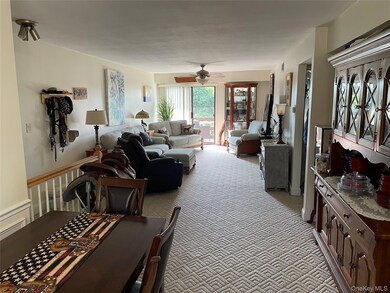 107 Mariners Way, Copiague, NY 11726 - photo 6