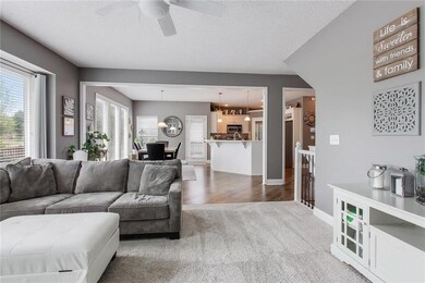 7337 Kenton St, Shawnee, KS 66227 - photo 5