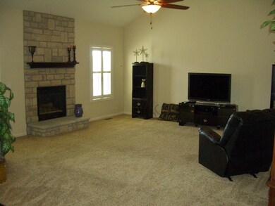 Family room w/vaulted ceiling