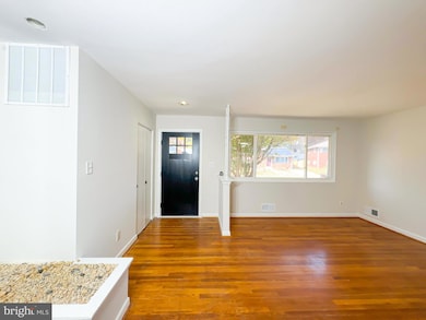 10309 Conover Dr, Silver Spring, MD 20902 - photo 5
