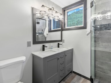 Telluride Lodge Bath