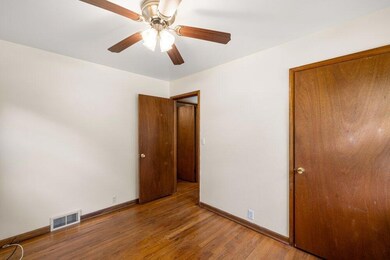 3232_ellis_dr_ames_ia-7_96