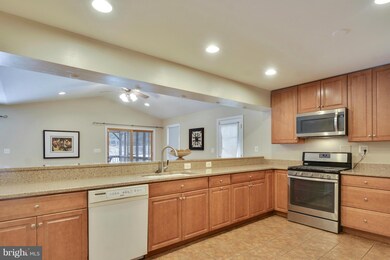 3023 Chapel View Dr, Beltsville, MD 20705 - photo 6