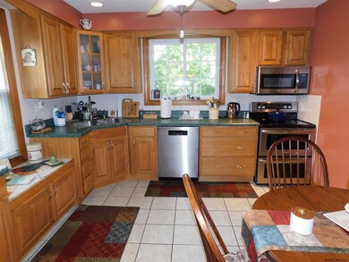 5 Windsor Dr, Schenectady, NY 12302 - photo 4