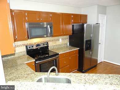 9212 Deer Crossing unit 58, Lorton, VA 22079 - photo 3