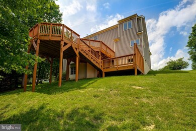 8627 Cross Oaks Ln, Fairfax Station, VA 22039 - photo 2