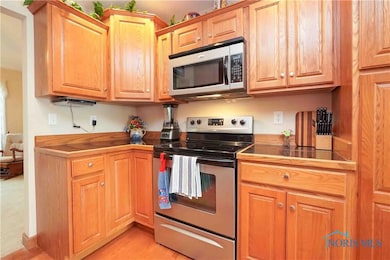 1422 Fox Hound Dr, Findlay, OH 45840 - photo 7