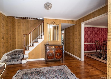 17 John Daves Ln, Huntington, NY 11743 - photo 4